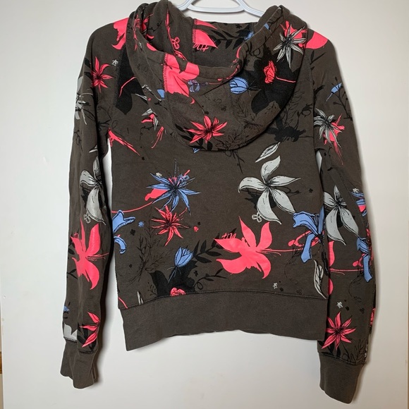 TNA Sweater - Picture 2 of 3